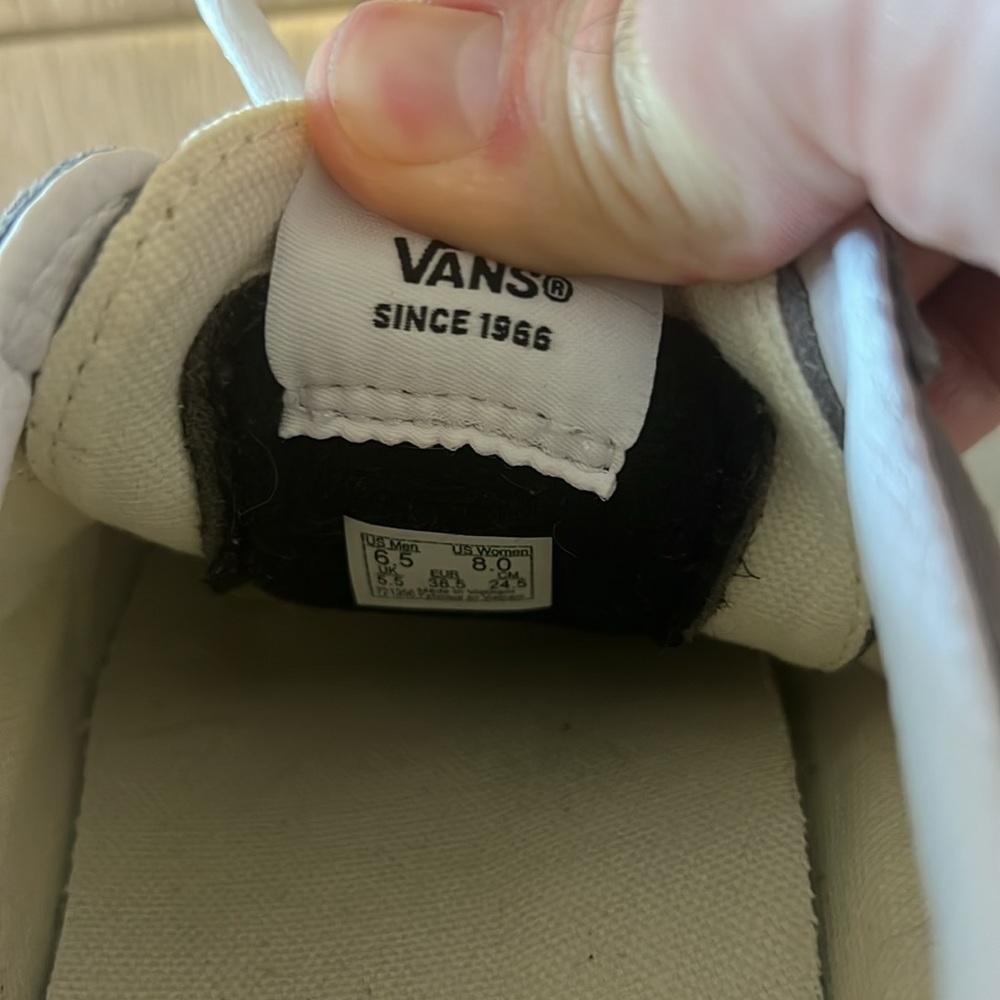 Vans - Picture 2 of 2